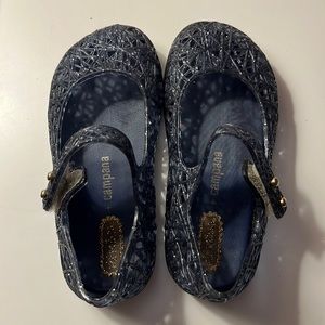 - Navy blue mini Melissa‘s campana.  Size 5
